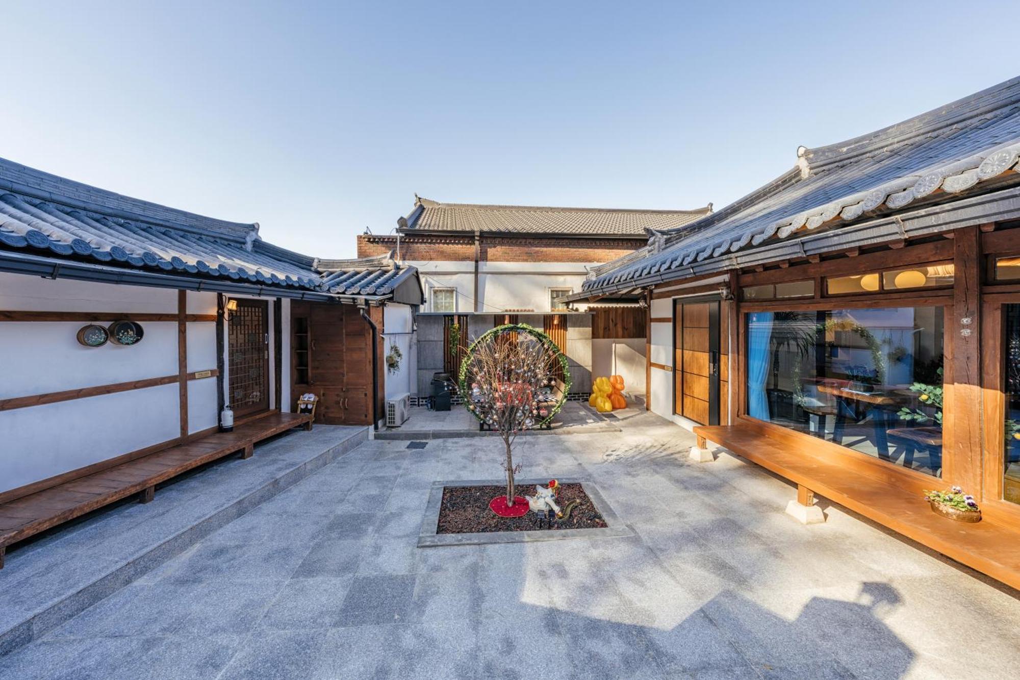 Hotel And Spring Jeonju Exterior foto